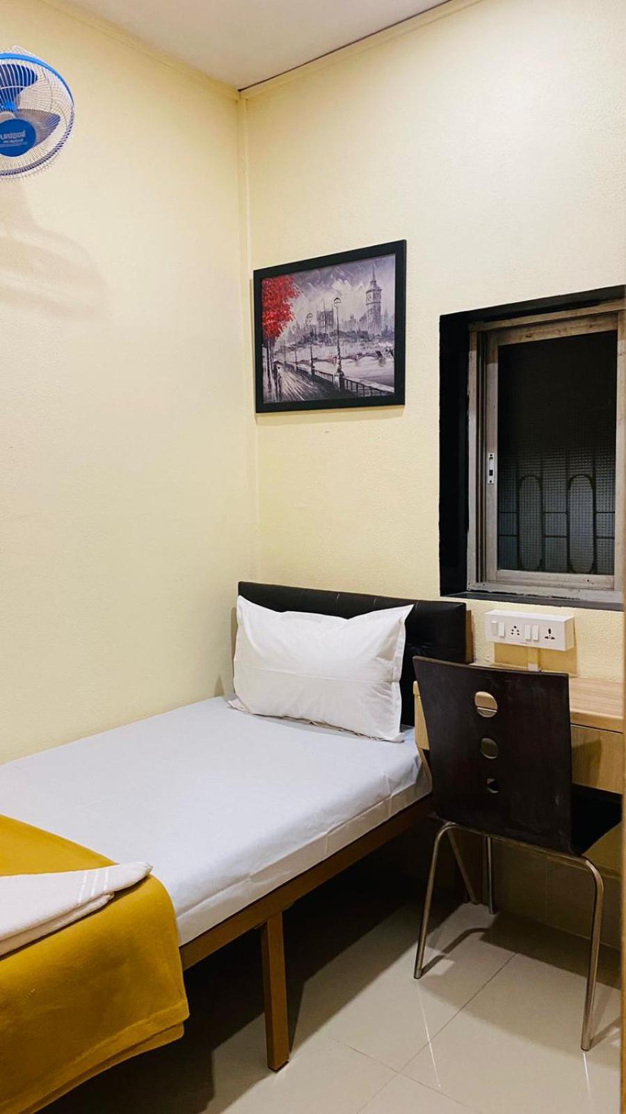 Royal Cabin Stay - Mumbai, Mumbai